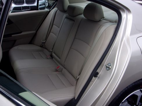 Used 2017 Honda Accord EX-L V6 Sedan image 21