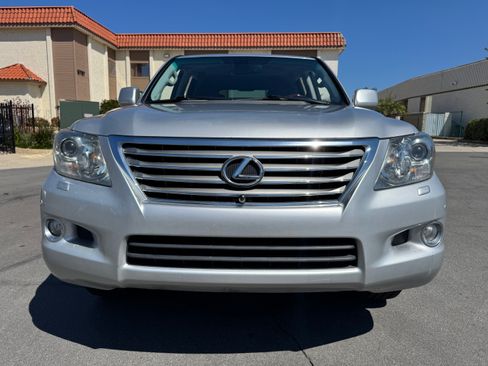 Used 2009 Lexus LX 570 image 9