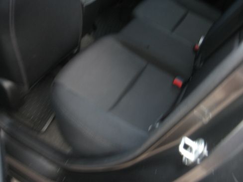 Used 2010 MAZDA MAZDA3 s Hatchback FWD image 7