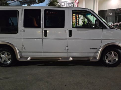 Used 1999 Chevrolet Express 1500 image 39