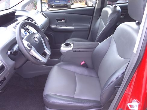 Used 2012 Toyota Prius V Five image 7