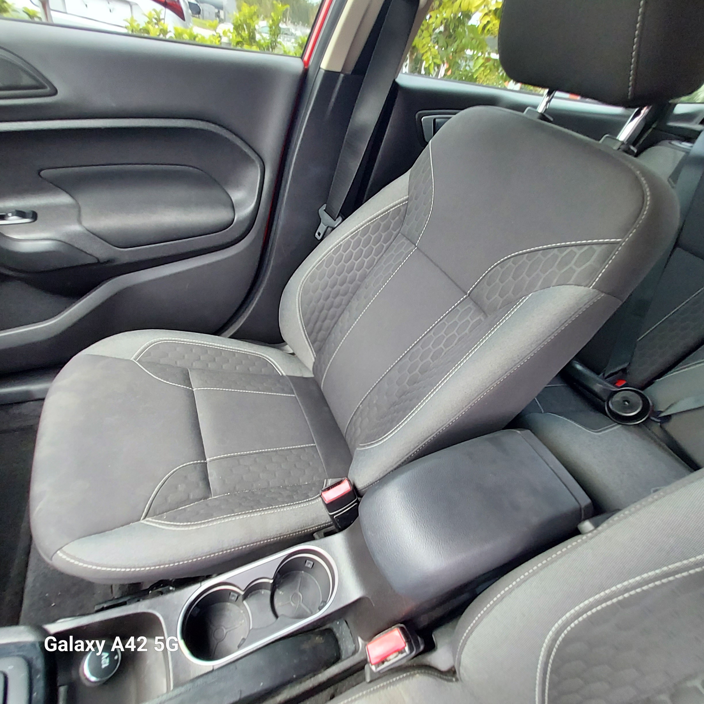 Used 2014 Ford Fiesta SE Sedan FWD image 8