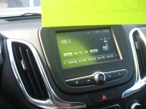 Used 2018 Chevrolet Equinox LS image 11