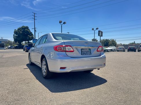 Used 2011 Toyota Corolla LE FWD image 6