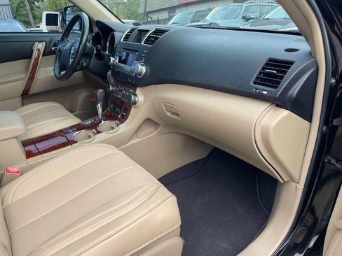 Used 2011 Toyota Highlander Limited image 18
