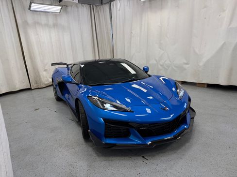 Used 2026 Chevrolet Corvette Z06 Convertible w/ 3LZ RWD image 3