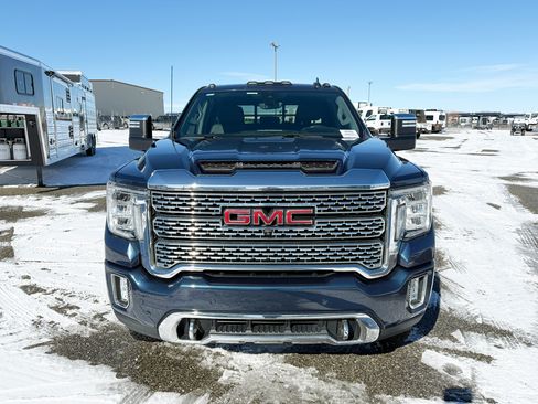 Used 2020 GMC Sierra 3500 Denali image 2