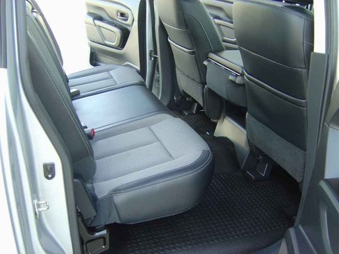 Used 2017 Nissan Titan S image 13