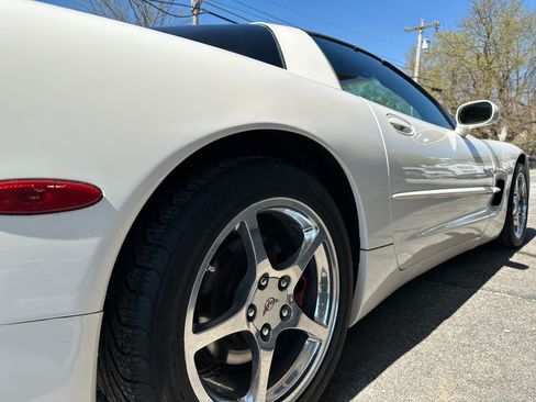 Used 2001 Chevrolet Corvette image 6