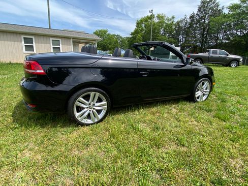 Used 2012 Volkswagen Eos image 2