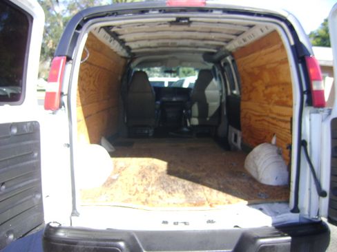 Used 2005 Chevrolet Express 3500 image 14