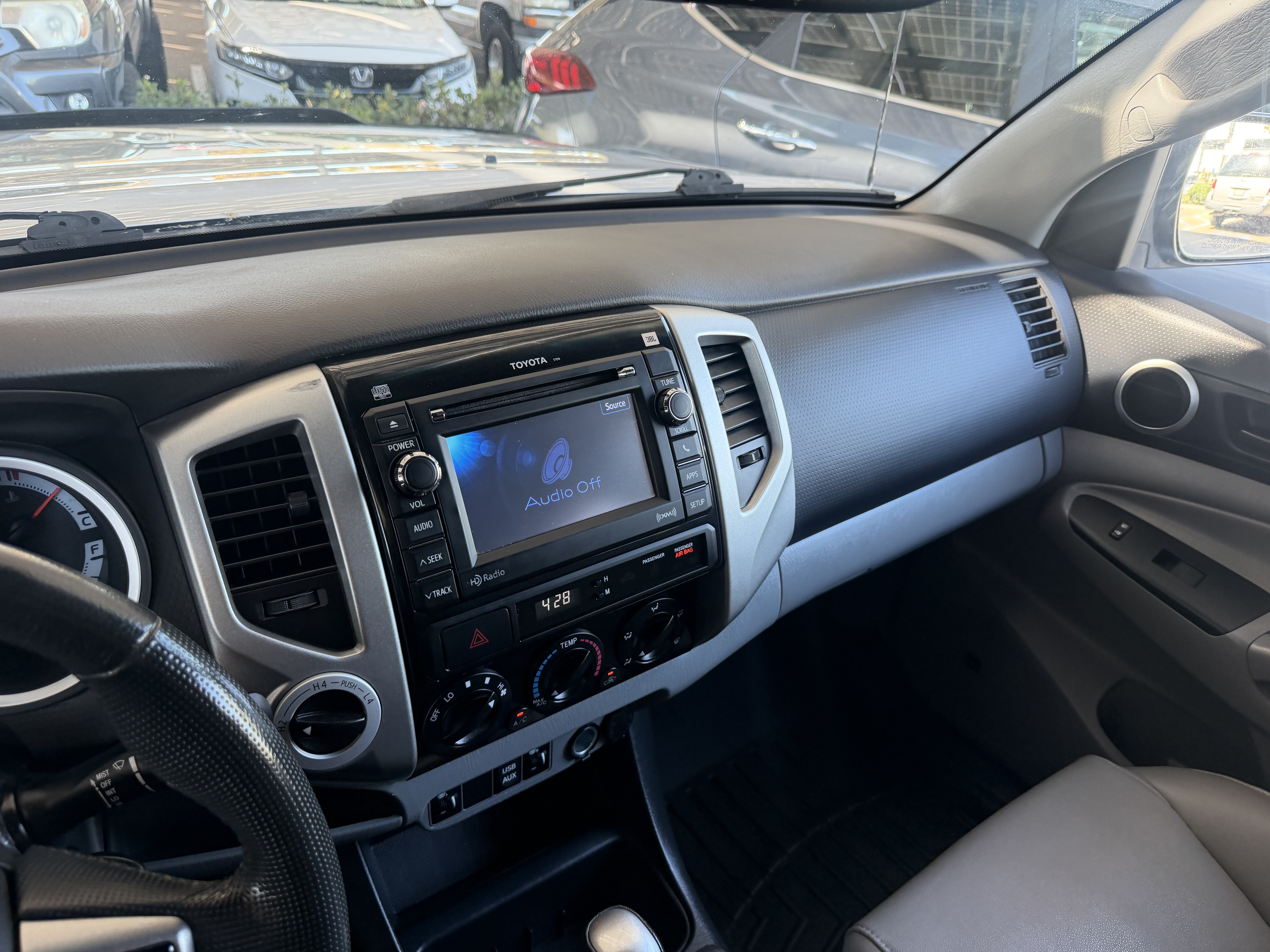 Used 2013 Toyota Tacoma 4x4 Double Cab Limited image 39