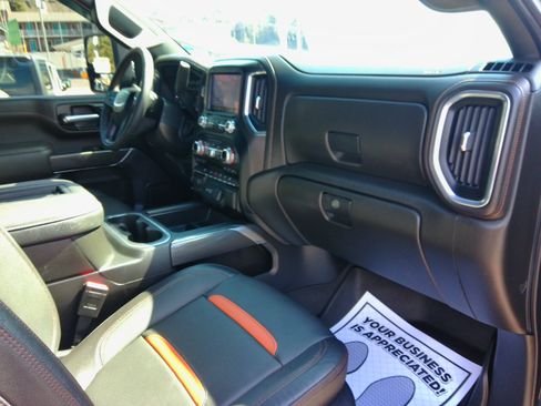 Used 2022 GMC Sierra 2500 AT4 image 63