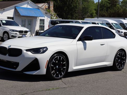 Used 2025 BMW M240i xDrive Coupe AWD/4WD image 4