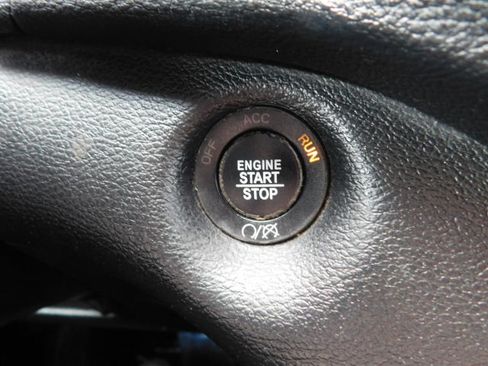 Used 2019 Jeep Cherokee Limited image 17