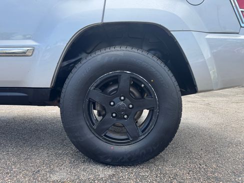 Used 2005 Jeep Grand Cherokee Laredo image 14