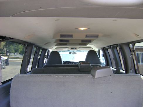 Used 2011 Chevrolet Express 3500 LT image 10