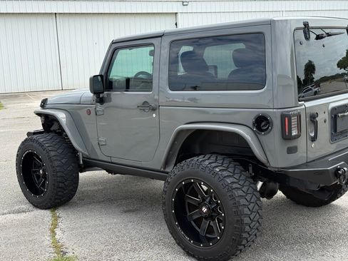 Used 2016 Jeep Wrangler 75th Anniversary AWD/4WD image 35