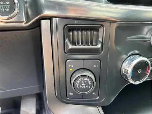 Used 2025 Ford F150 Lariat image 38