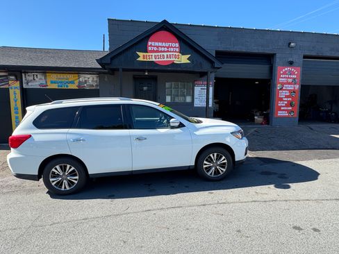 Used 2018 Nissan Pathfinder image 5