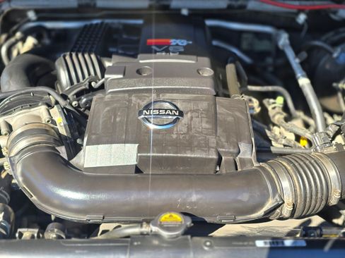 Used 2011 Nissan Frontier SE image 28