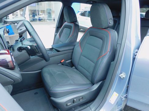 Used 2024 Chevrolet Blazer EV RS image 20