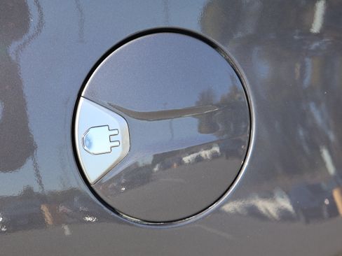 Used 2013 Toyota Prius image 12