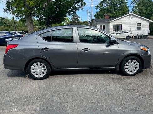 Used 2018 Nissan Versa 1.6 S Plus FWD image 5