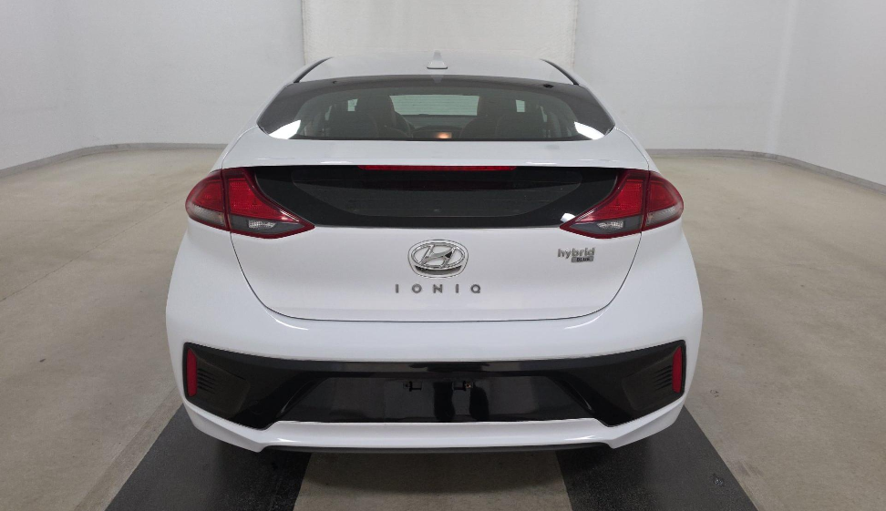Used 2018 Hyundai Ioniq Hybrid Blue FWD image 3
