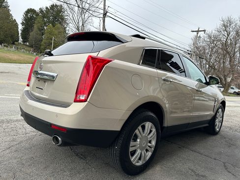 Used 2011 Cadillac SRX Luxury image 4