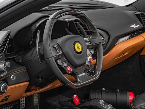 Used 2017 Ferrari 488 Spider image 9