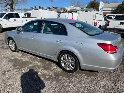 Used 2010 Toyota Avalon image 6