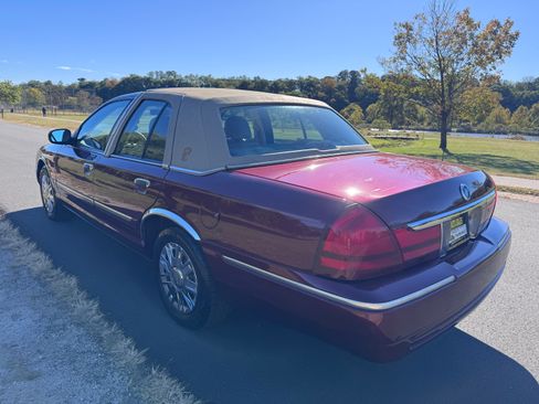Used 2005 Mercury Grand Marquis GS image 31