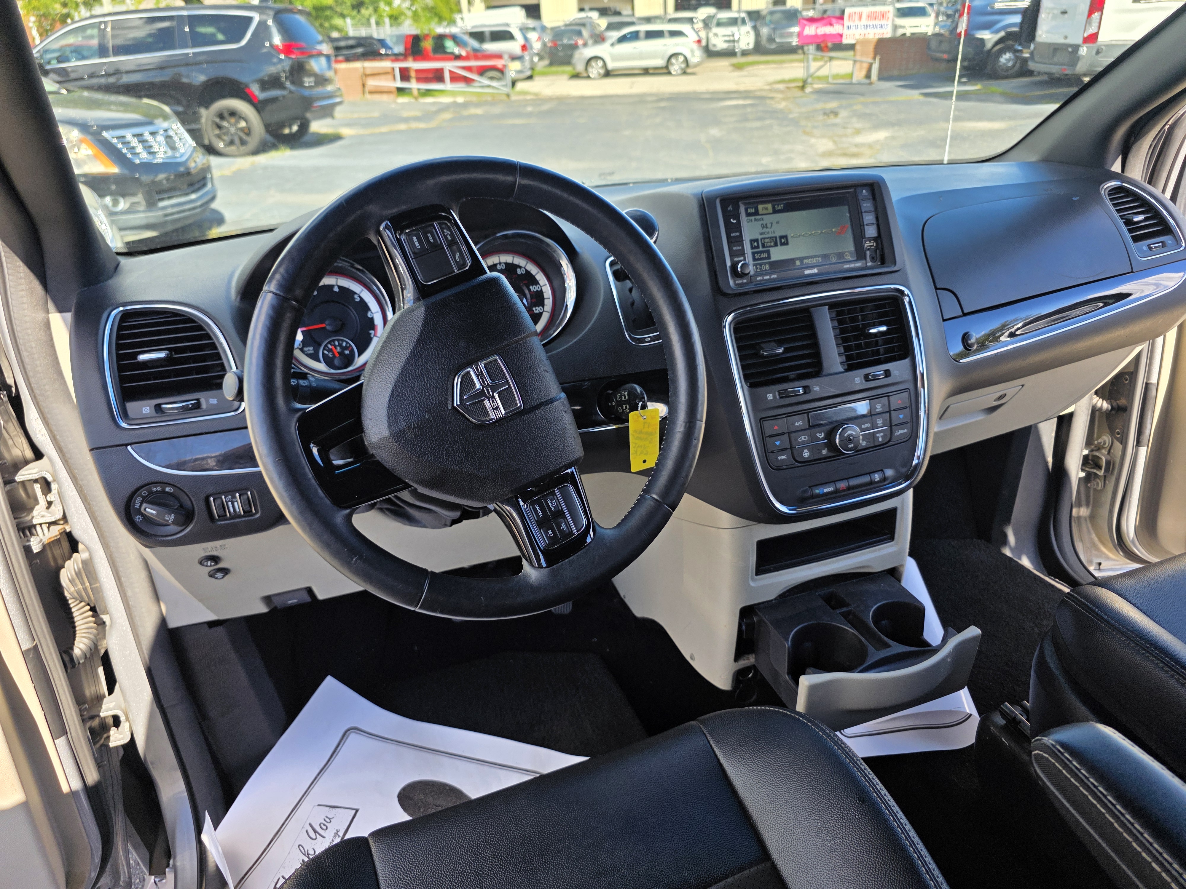 Used 2017 Dodge Grand Caravan SXT FWD image 19