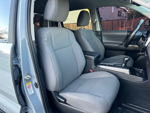 Used 2019 Toyota Tacoma SR5 image 17