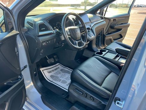 Used 2025 Honda Odyssey Sport-L image 13