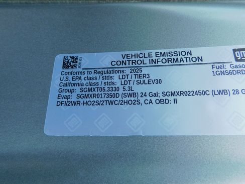 Used 2025 Chevrolet Suburban 4WD Z71 image 34