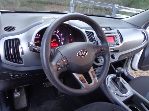 Used 2015 Kia Sportage LX image 19