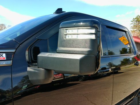 Used 2022 GMC Sierra 2500 AT4 image 22