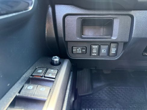 Used 2018 Toyota Tacoma 4x4 Double Cab image 16