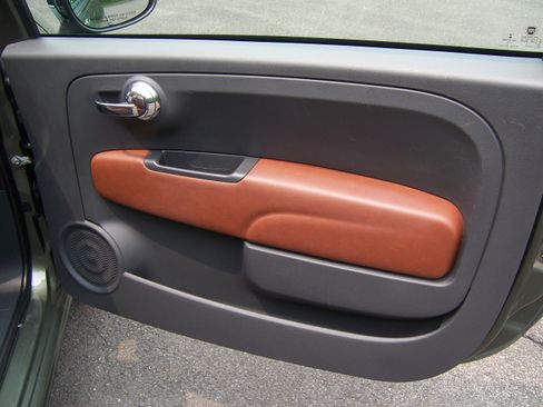 Used 2012 FIAT 500 Lounge Cabrio FWD image 12