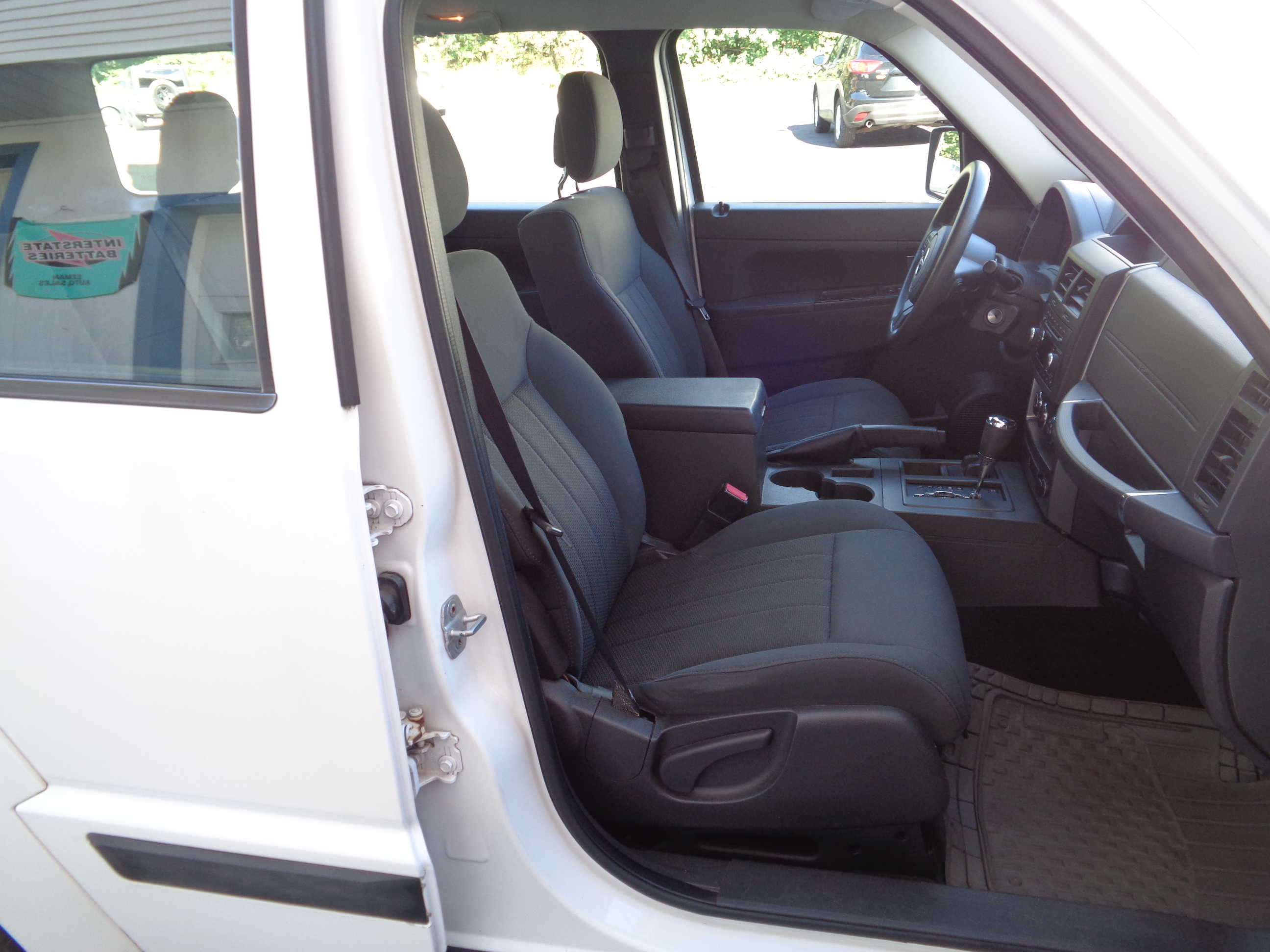 Used 2012 Jeep Liberty 4WD Sport image 7