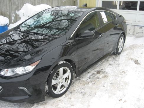 Used 2017 Chevrolet Volt LT image 1