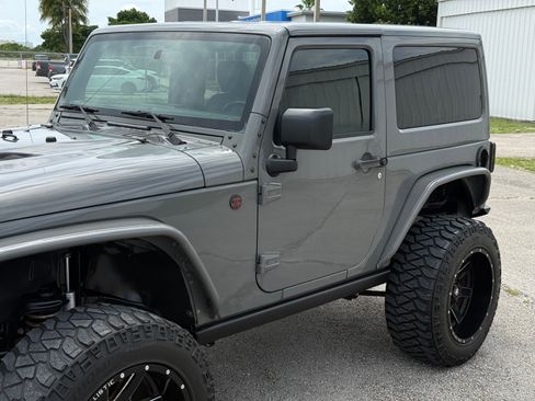 Used 2016 Jeep Wrangler 75th Anniversary AWD/4WD image 25