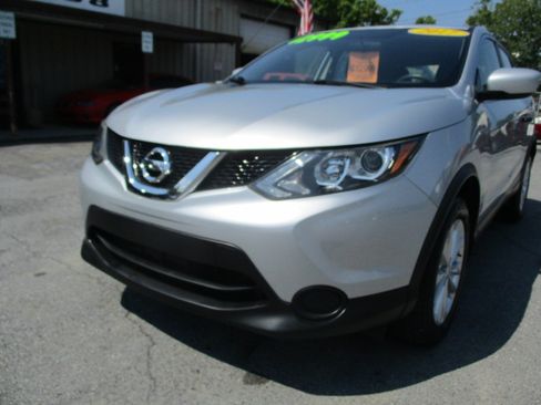 Used 2017 Nissan Rogue Sport S image 9