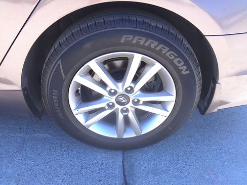 Used 2016 Hyundai Sonata SE image 32