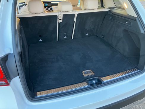 Used 2021 Mercedes-Benz GLC 300 image 11