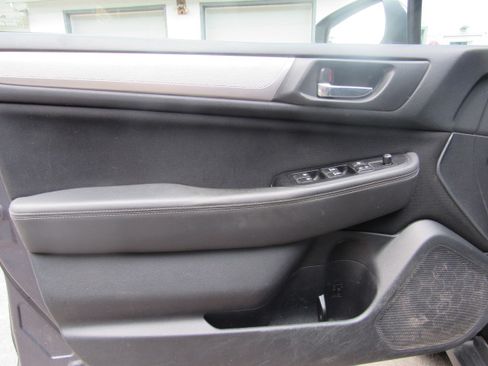 Used 2015 Subaru Outback 2.5i Premium AWD/4WD image 12