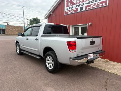 Used 2014 Nissan Titan 4x4 Crew Cab image 4