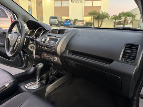 Used 2008 Honda Fit Sport image 31